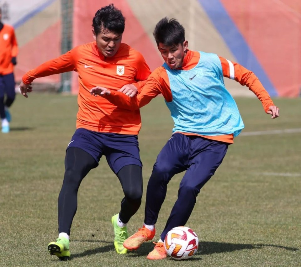 竞技宝-游泳杯赛，雪域玄武队与皖江闪电队逆转，体能对抗拉满！赛场纪律更严谨的简单介绍