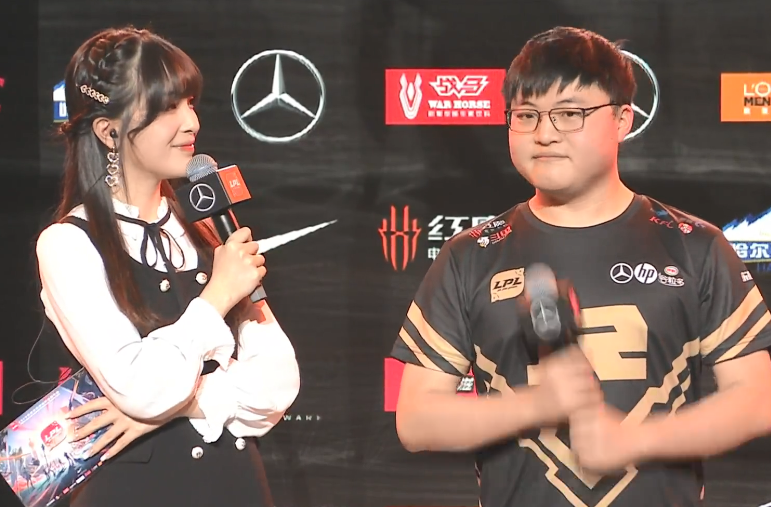 竞技宝-JackeyLove回归赛场，精彩发挥首场状态亮眼，巴塞罗那观众沸腾！的简单介绍